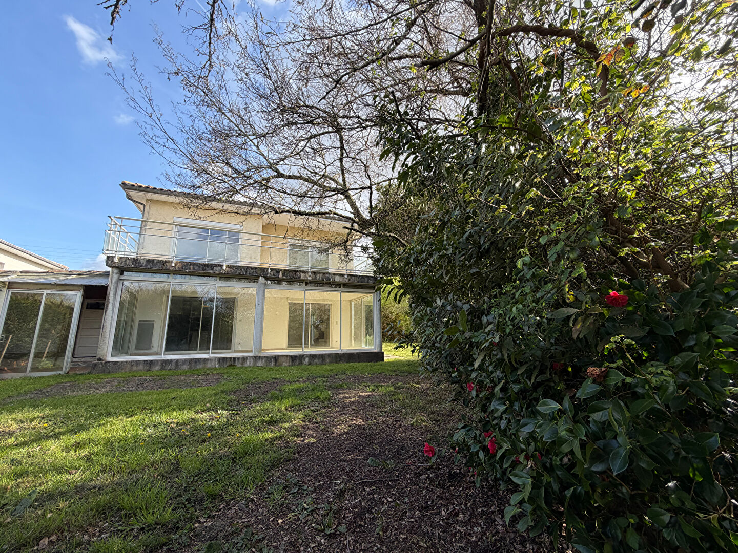 MAISON INDIVIDUELLE ST MEDARD EN JALLES – 8 pièce(s) – 145