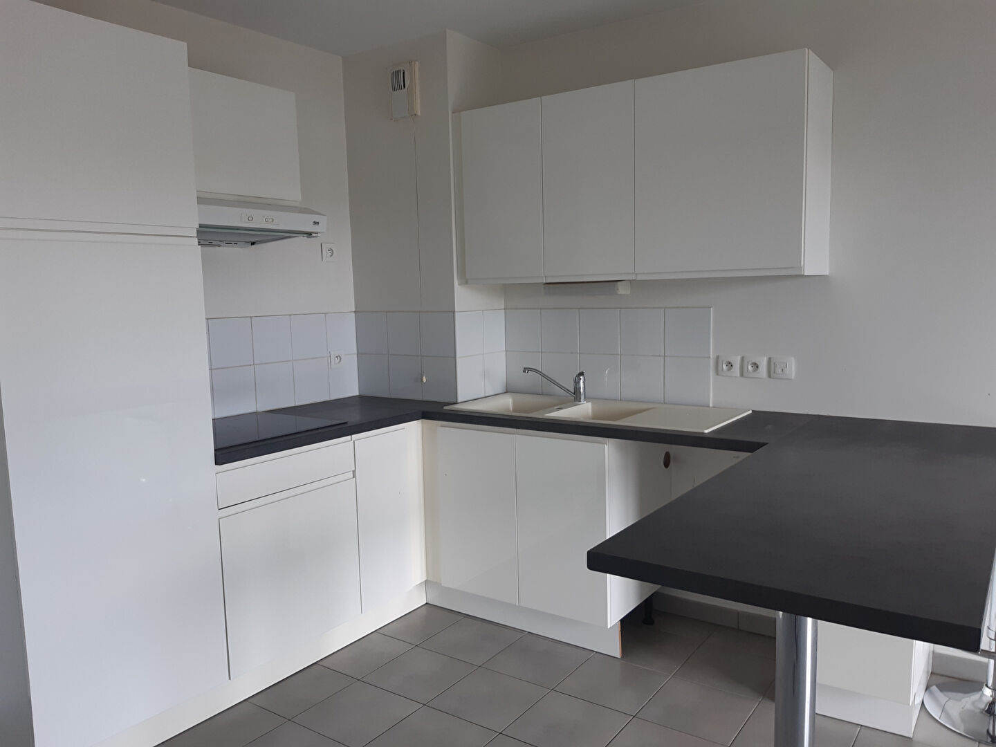 Mérignac – DPE C – Appart T2, 1 chambre et 2 places de parking couvertes et sécurisée