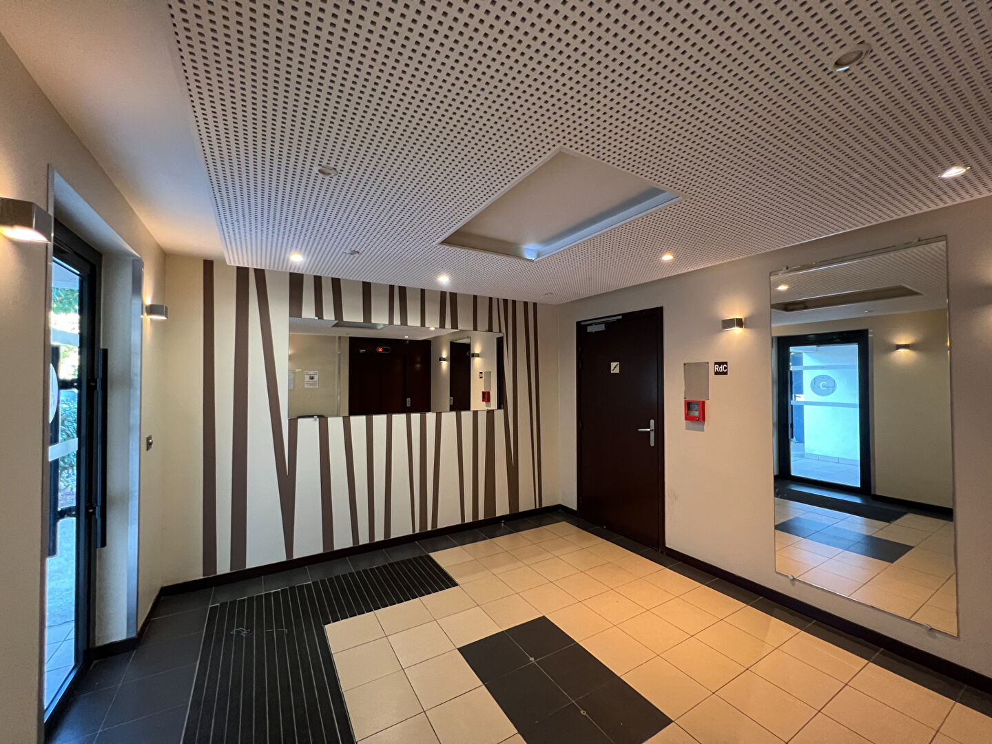 Mérignac – DPE C – Appart T2, 1 chambre et 2 places de parking couvertes et sécurisée