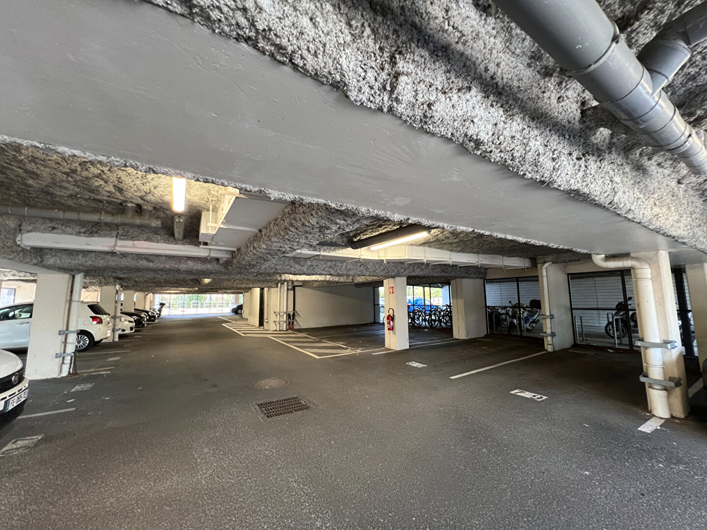 Mérignac – DPE C – Appart T2, 1 chambre et 2 places de parking couvertes et sécurisée