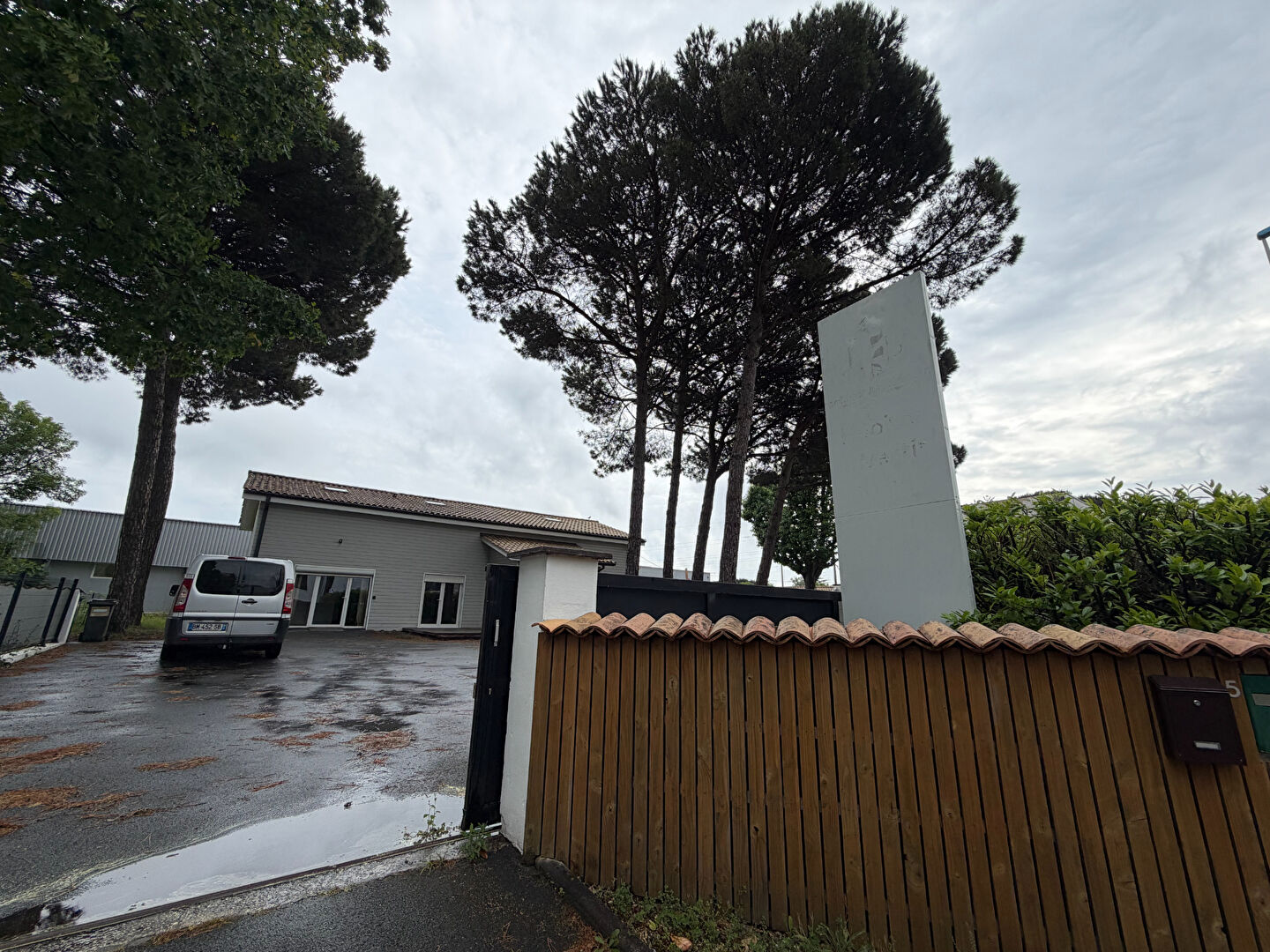 Le Haillan – Local / Bureau 220 m²