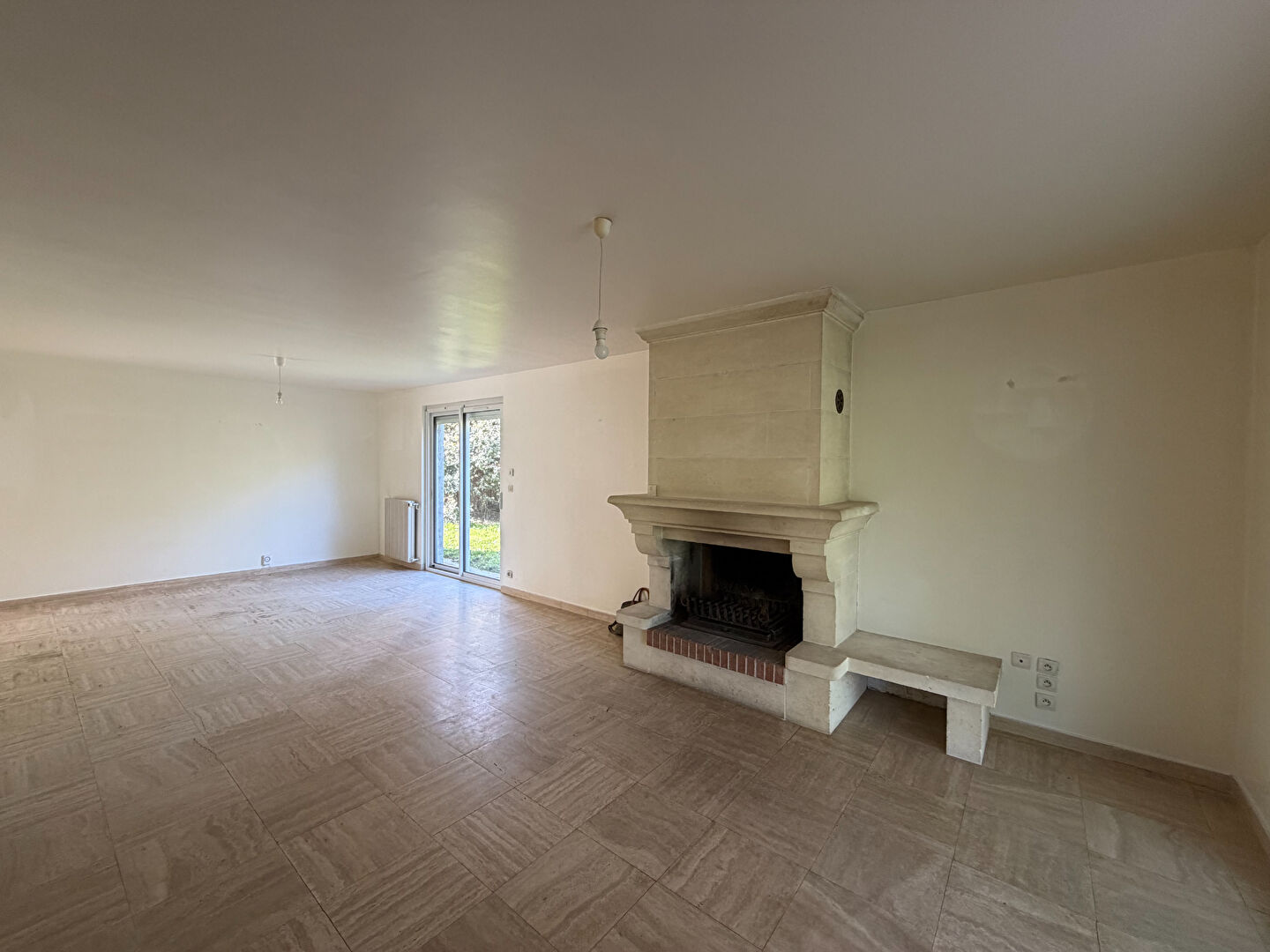 MAISON INDIVIDUELLE ST MEDARD EN JALLES – 8 pièce(s) – 145